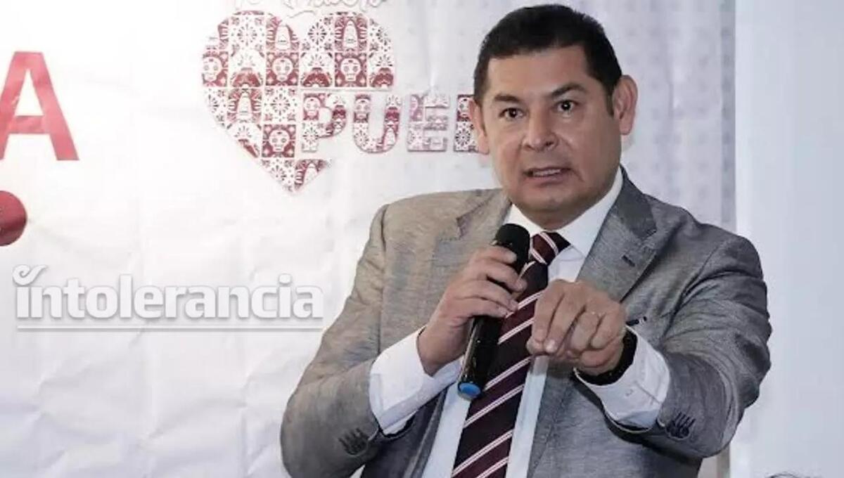 Alejandro Armenta, senador de Puebla