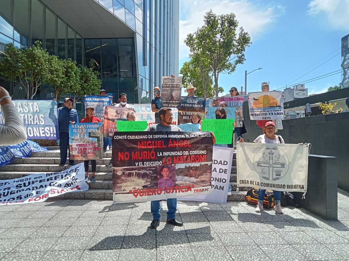 Los manifestantes llegaron a  las instalaciones de la Profepa. (Hernán Mejía)