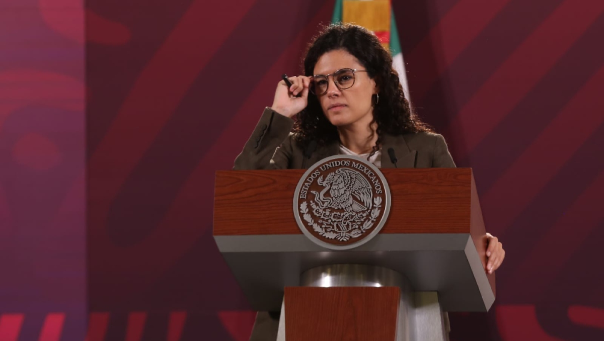 María Luisa Alcalde, secretaria de Gobernación, encabezó la conferencia matutina en Palacio Nacional. Foto: (Araceli López)