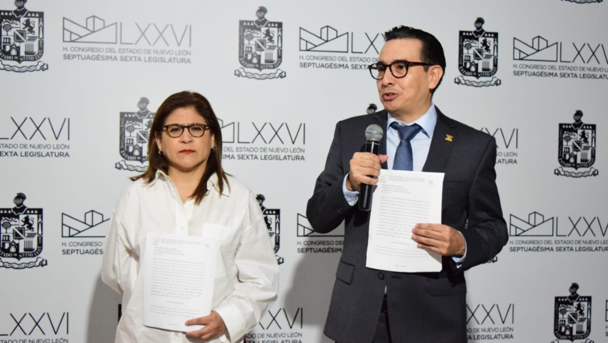 La vicecoordinadora y vocera Oficial, Sandra Pámanes, y el coordinador de MC, Eduardo Gaona. Foto: Especial
