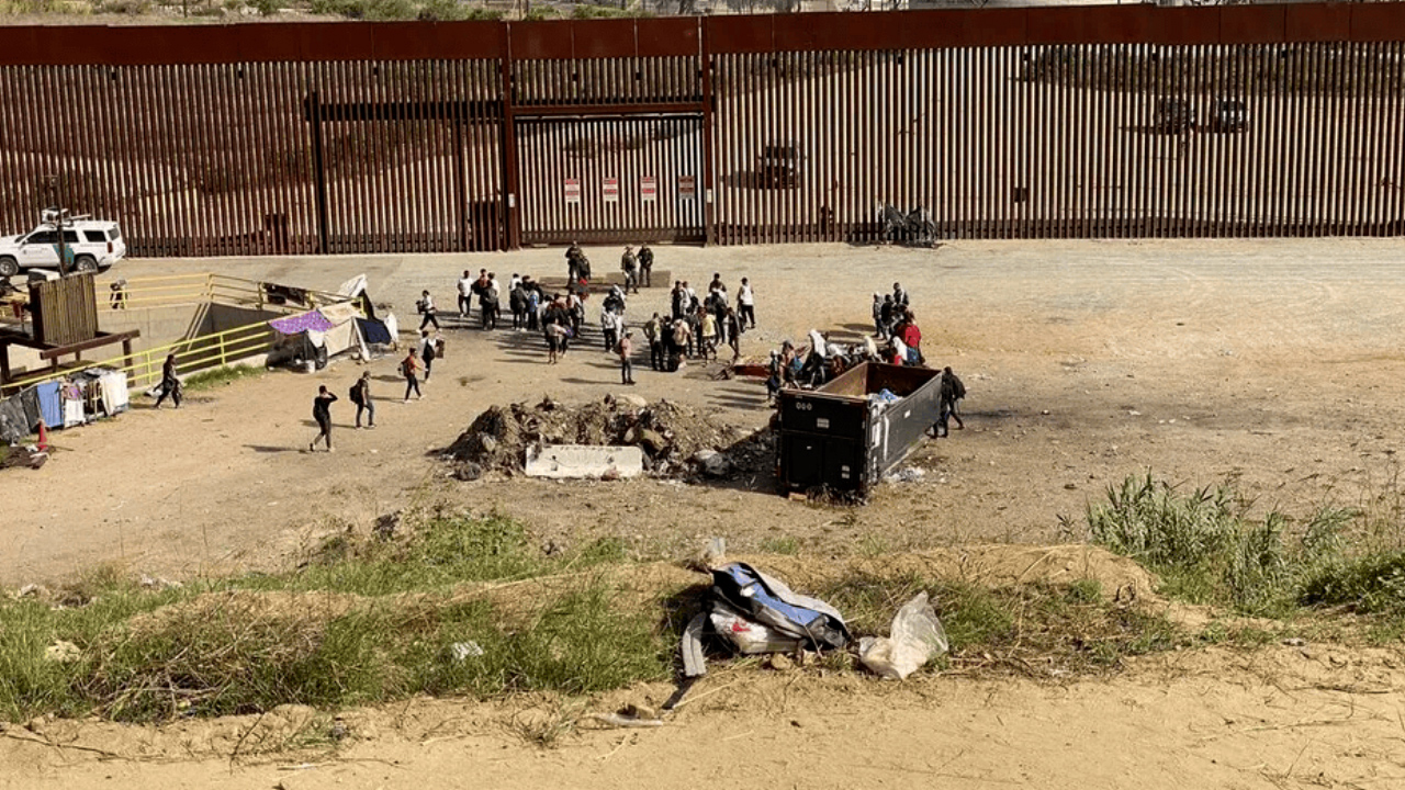 Con CBP One, migrantes cruzan a EU de manera legal desde Tijuana