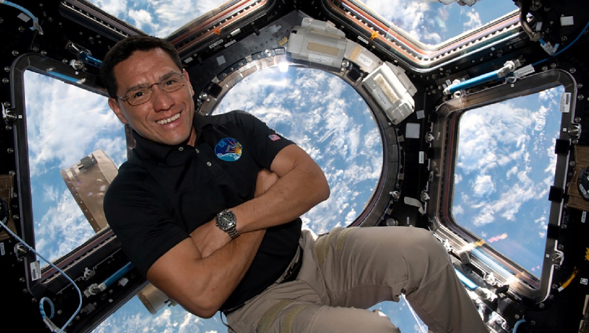 Frank Rubio logra récord de permanencia en el espacio| AP