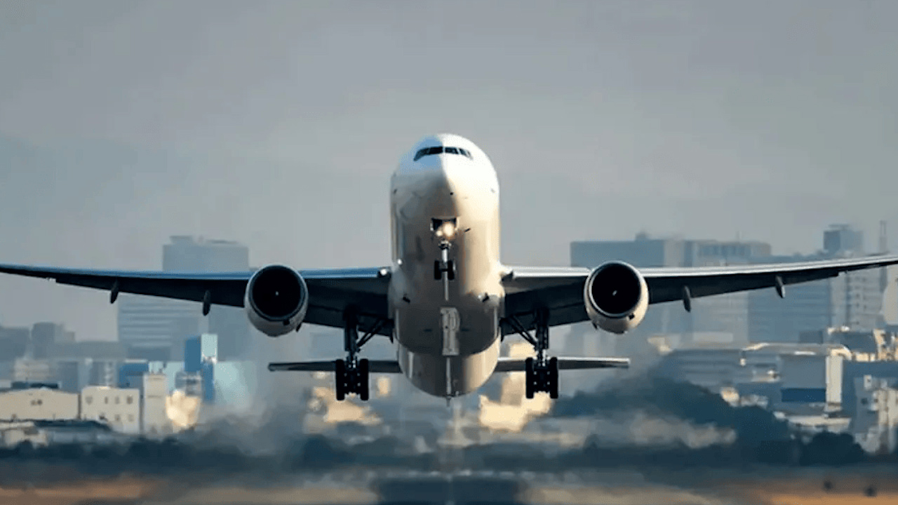 IP ve oportunidad en reducción de vuelos en AICM, beneficiaria a otros aeropuertos