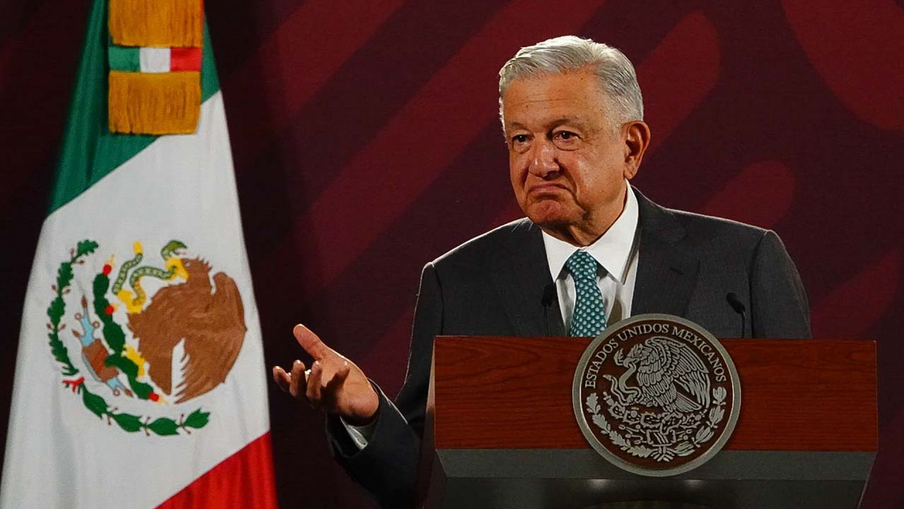 AMLO defiende déficit fiscal y asegura que es menor a la deuda que dejó Fox y Peña