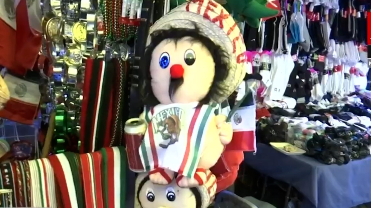 Artesanos mexicanos resultan afectados por la venta de productos chinos en fiestas patrias