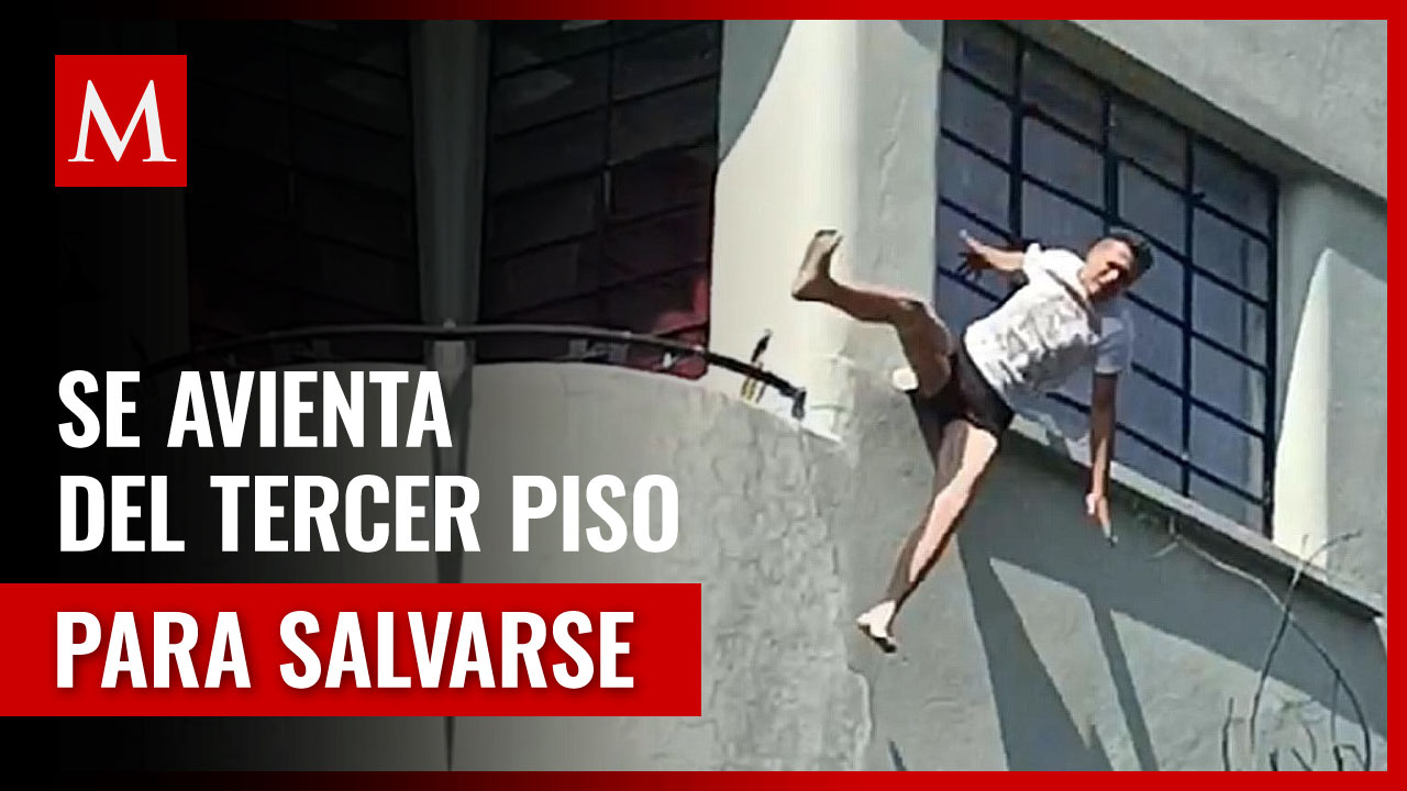 Rescate en medio del fuego: Hombre cae desde el tercer piso en CDMX ...