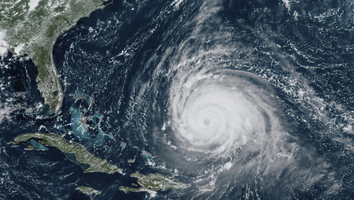 Huracán Lee vira al norte y pasará cerca de Bermudas hacia el Atlántico canadiense | AP