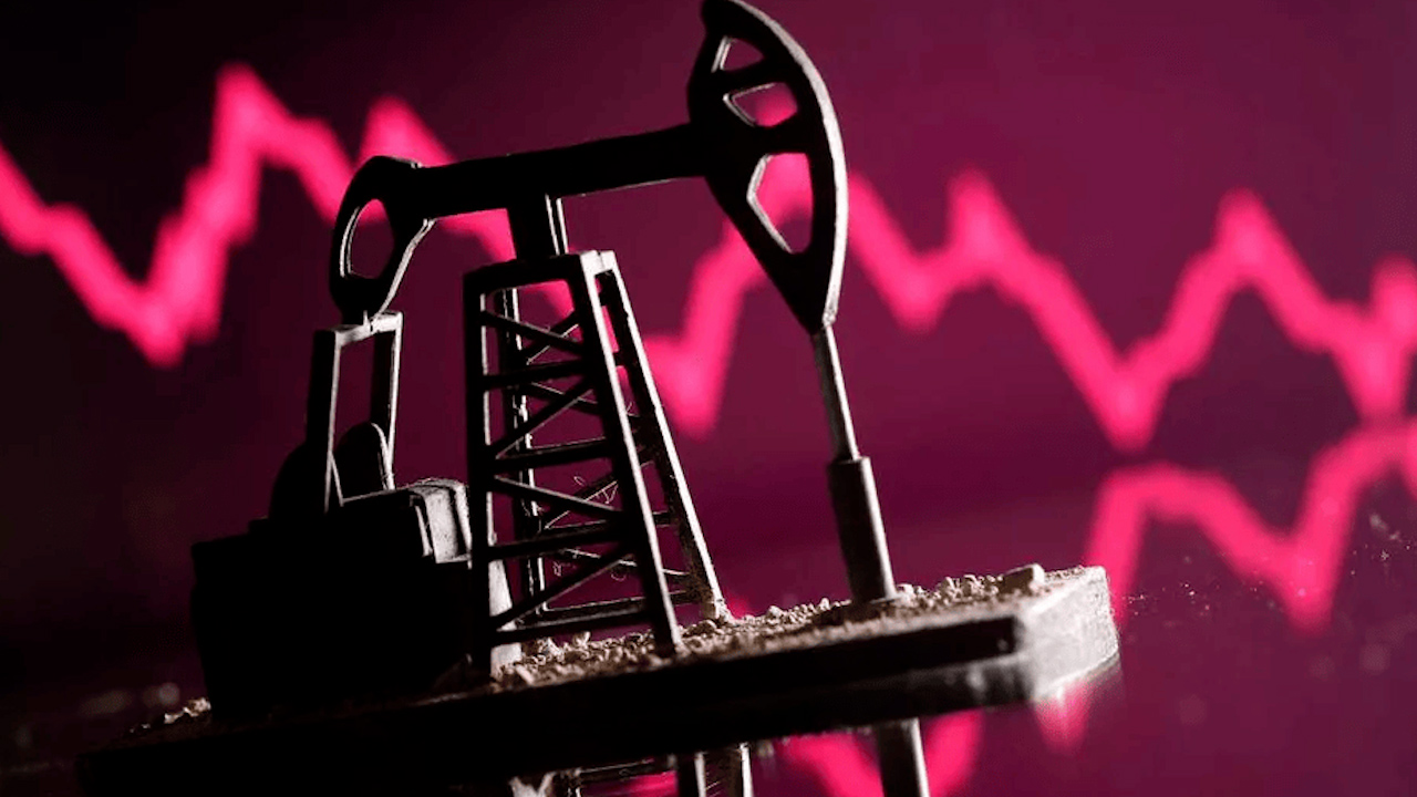 Imco pide reestructurar Pemex; BBVA prevé déficit en niveles récord