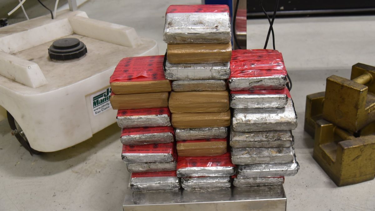 Los paquetes de la droga eran transportados por un ciudadano mexicano en el interior de un automóvil BMW. Especial