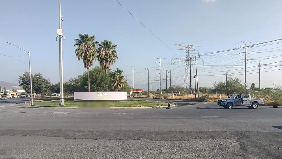 Los cuerpos fueron localizados entre la avenida Senderos Divisorio y Buena Vista, frente a una zona baldía. Agustín Martínez