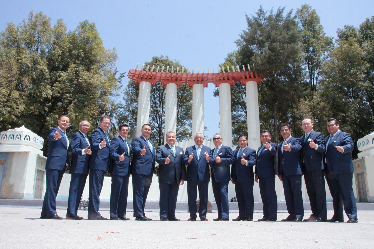 El grupo disfruto durante la locaciòn en el parque Mèxico / Alonso Mendoza