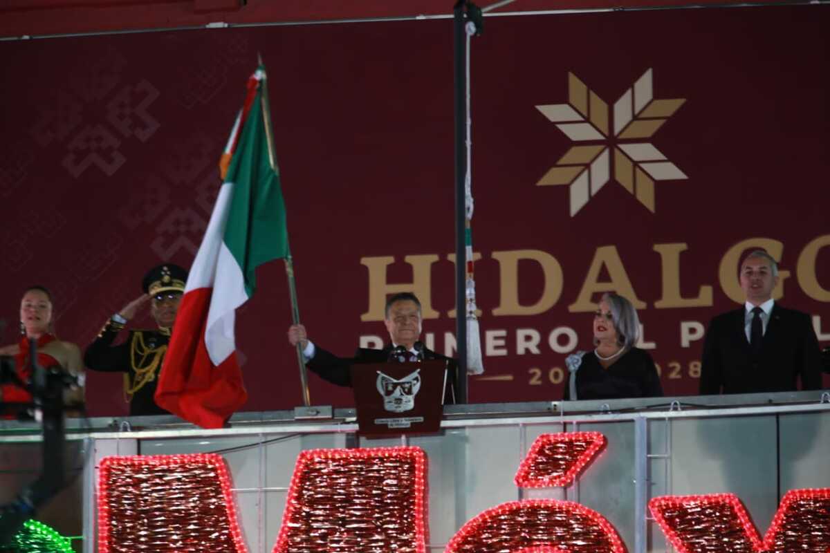El gobernador Julio Menchaca recordando a Julián Villagrán, héroe de la independencia que lucho en las regiones de Tula e Ixmiquilpan (Jorge Sánchez)