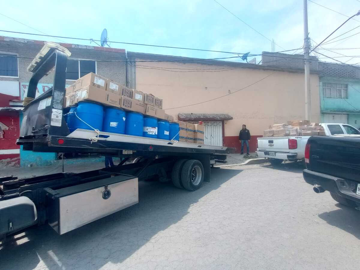 Las medicinas llenaron el remolque de un camión de carga. | Serrat García