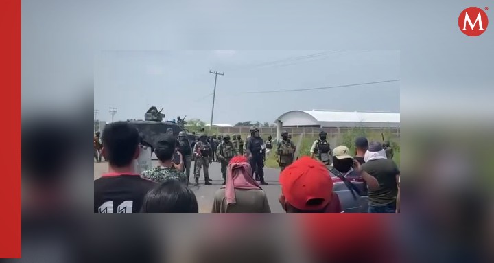 Pobladores intentan expulsar a autodefensas en La Ruana | Michoacán |