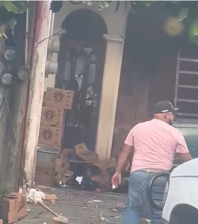 Estallido de pirotecnia al interior de una cantina en Chapulhuacán. (Especial)