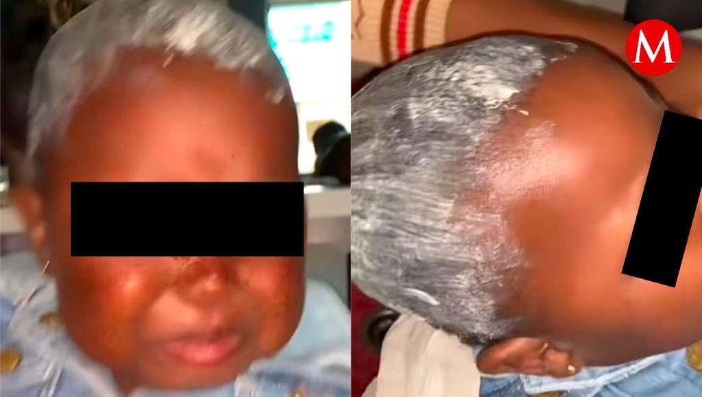 La bebé aparece con un producto cosmético en su cabello.