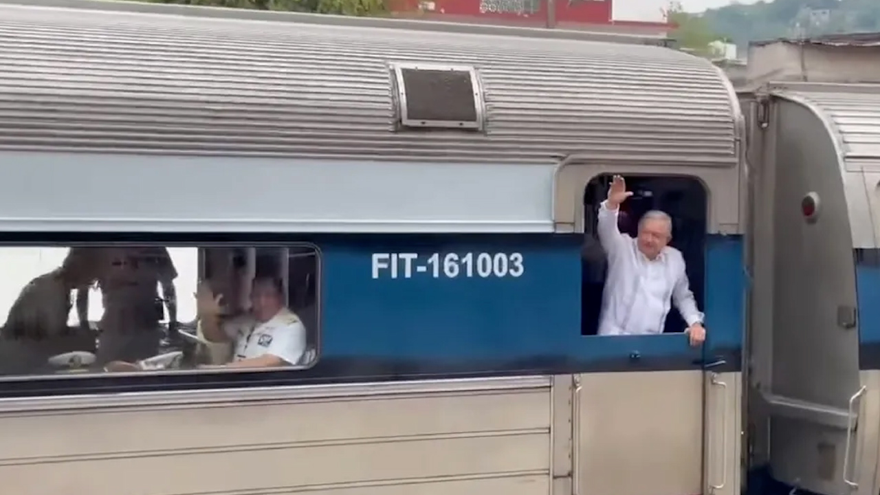 AMLO realiza recorrido de prueba del Tren Interoceánico