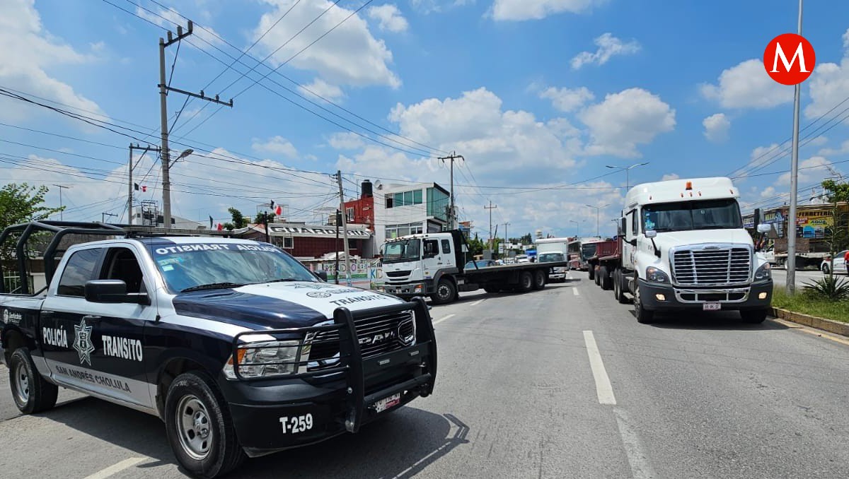 Bloquean carretera federal Puebla-Atlixco | Especial