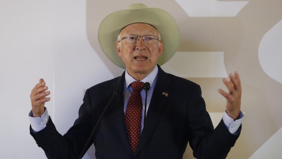 Ken Salazar se reunió con el gobernador Samuel García, y Roger C. Rigaud, cónsul de Estados Unidos en Monterrey. | Jorge López