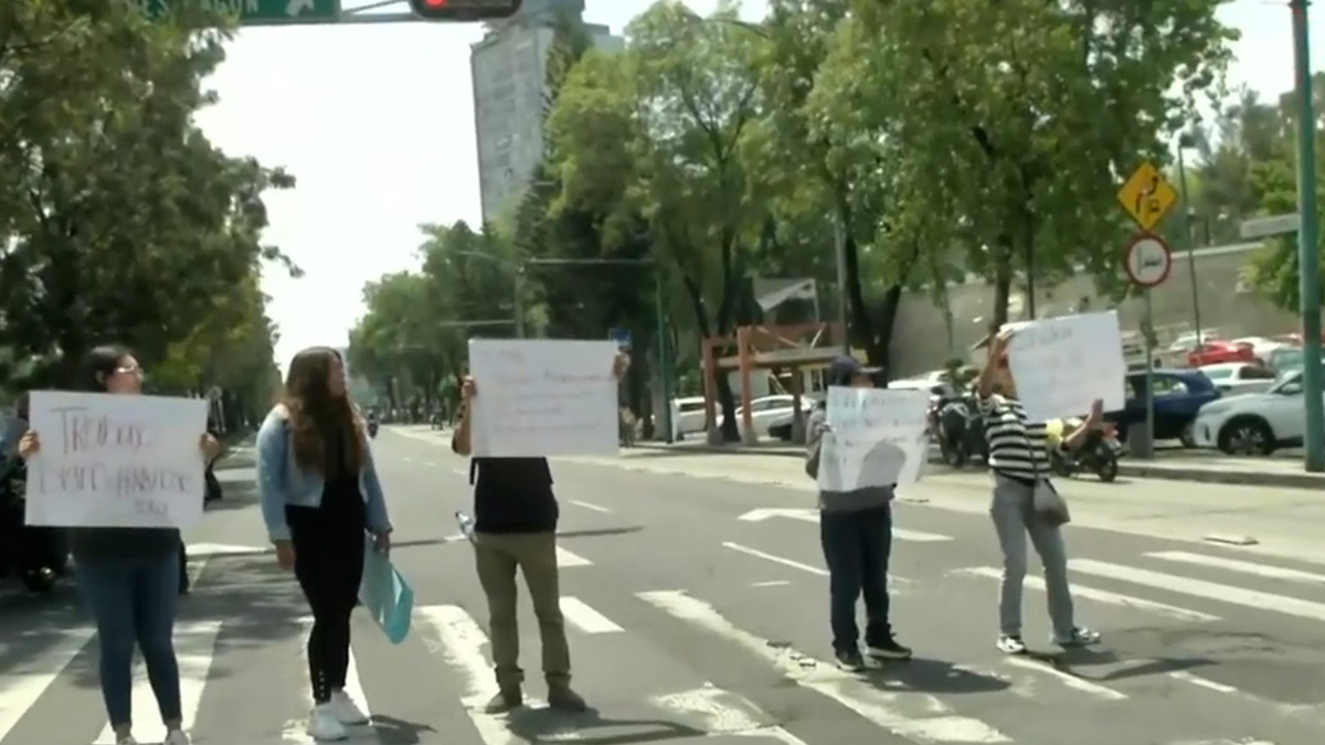 Bloqueo por manifestaciones en Paseo de la Reforma, CdMX