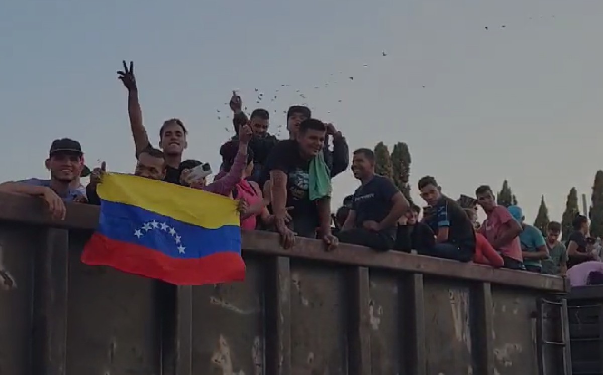 Salen 2 mil migrantes varados en Irapuato desde el pasado domingo