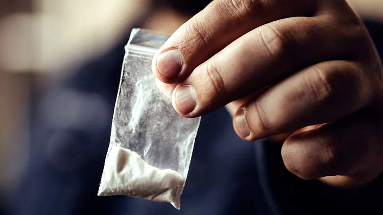 Decomisa FGR mil sobres con cocaína en Michoacán