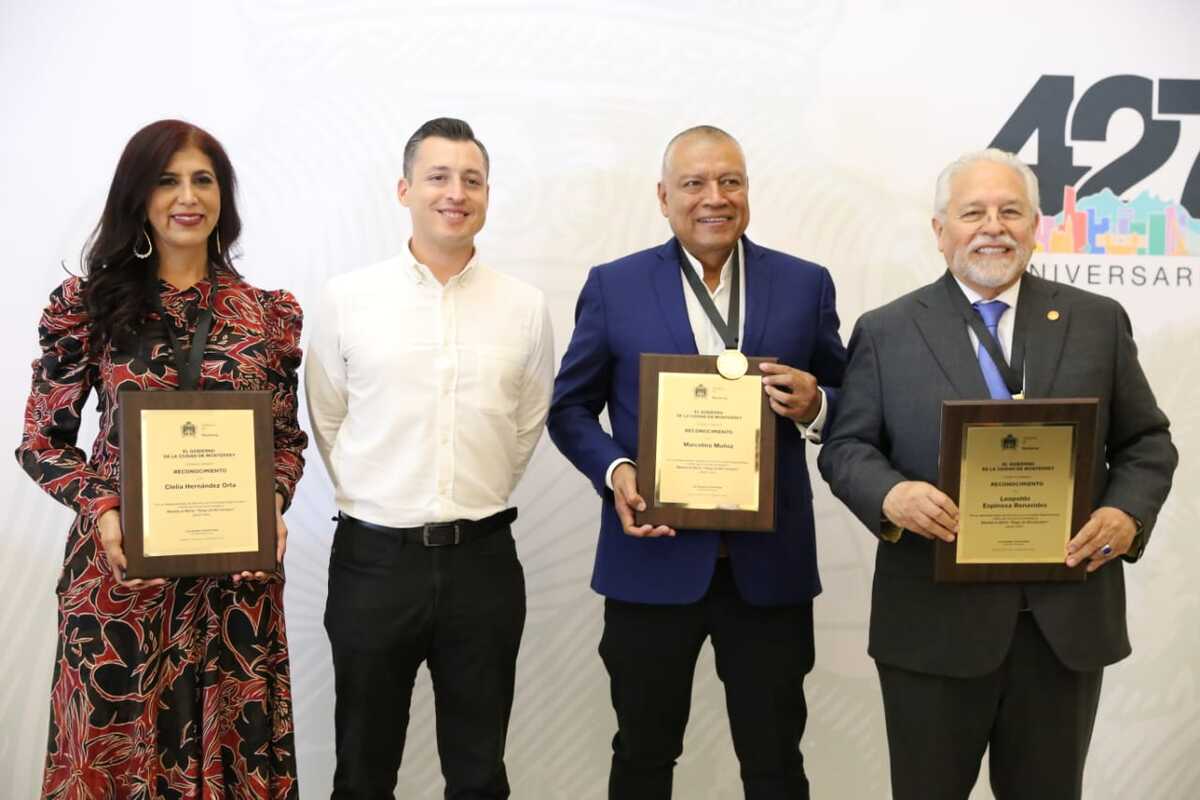 Los galardonados fueron Cledia Hernández, Marcelino Muñoz y Leopoldo Espinoza.. Foto: Raúl Palacios