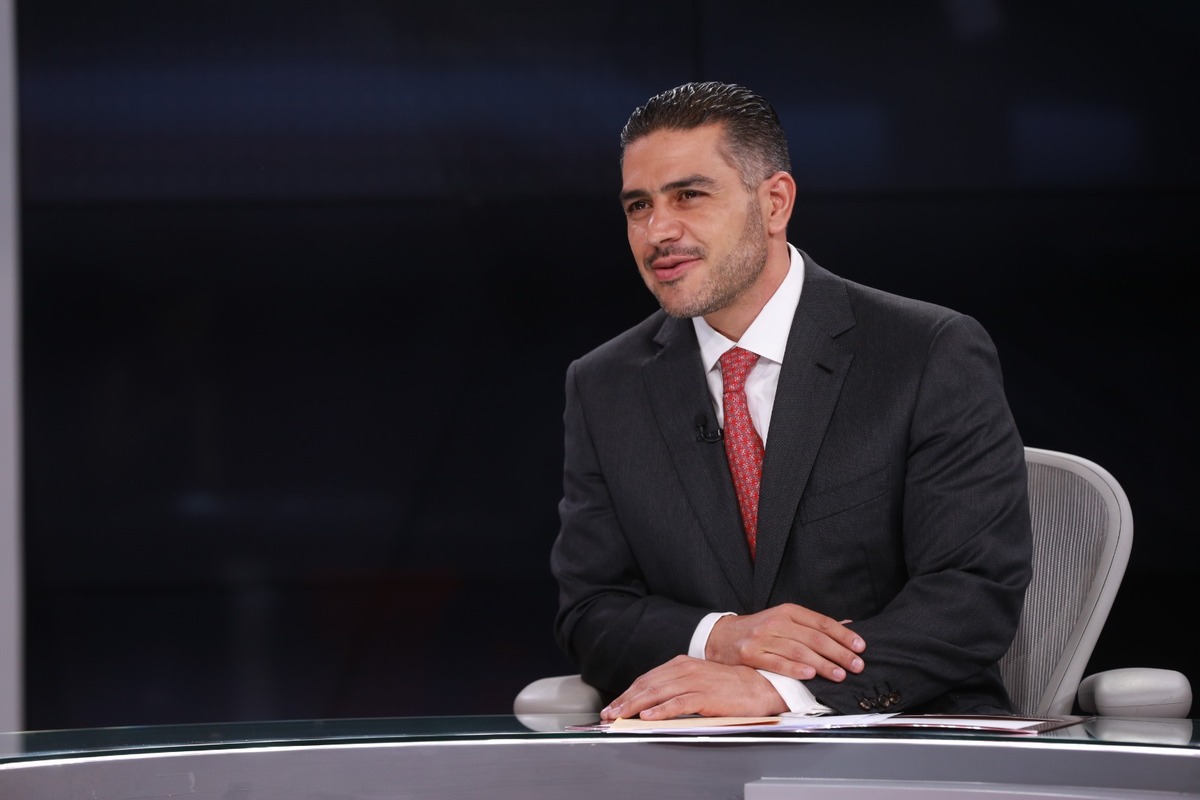 Omar García Harfuch en entrevista con Azucena Uresti (Foto: Jorge González)