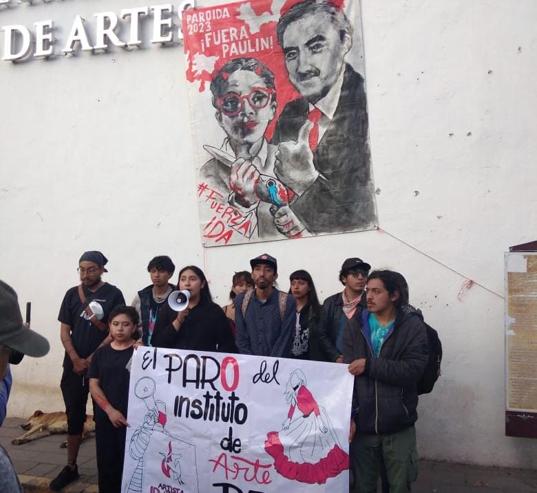 Esta tarde, los alumnos recuperaron las instalaciones de su plantel de las que un grupo de la UAEH les despojó por la fuerza el martes