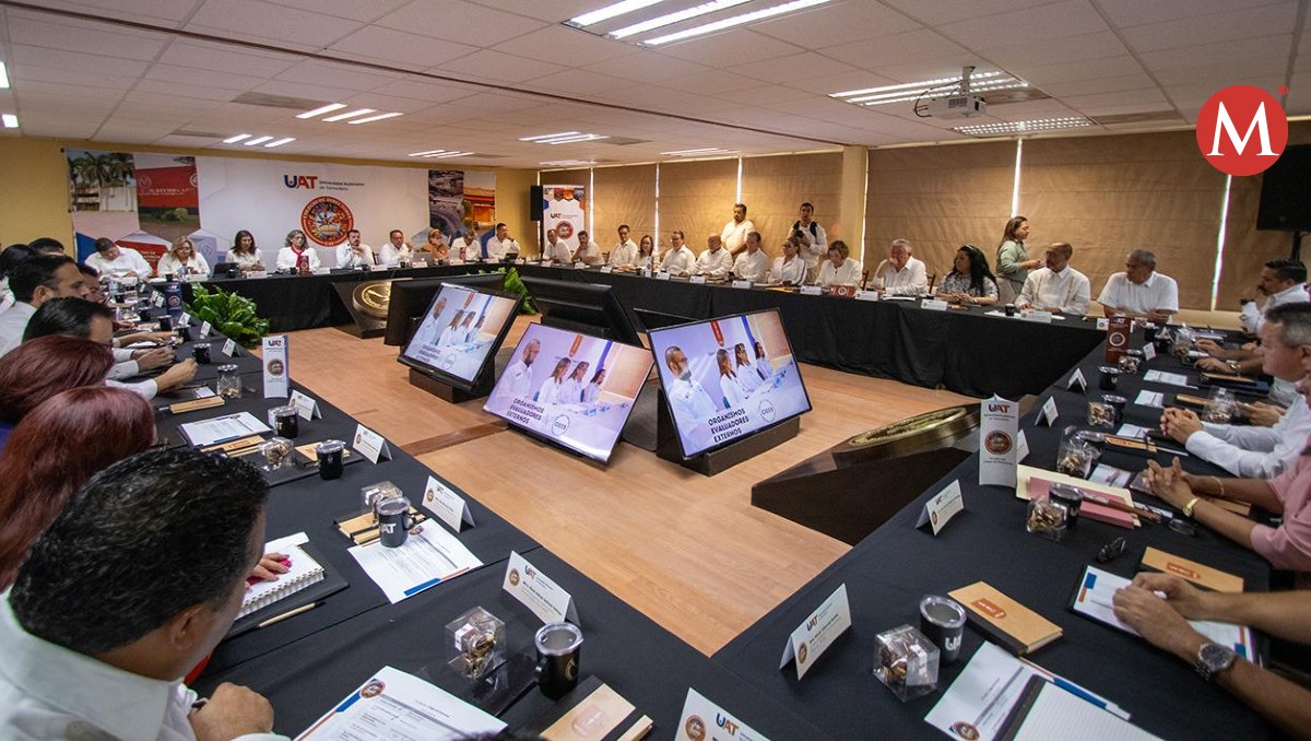 Colegio de Directores y rector de la UAT evaluaron programas