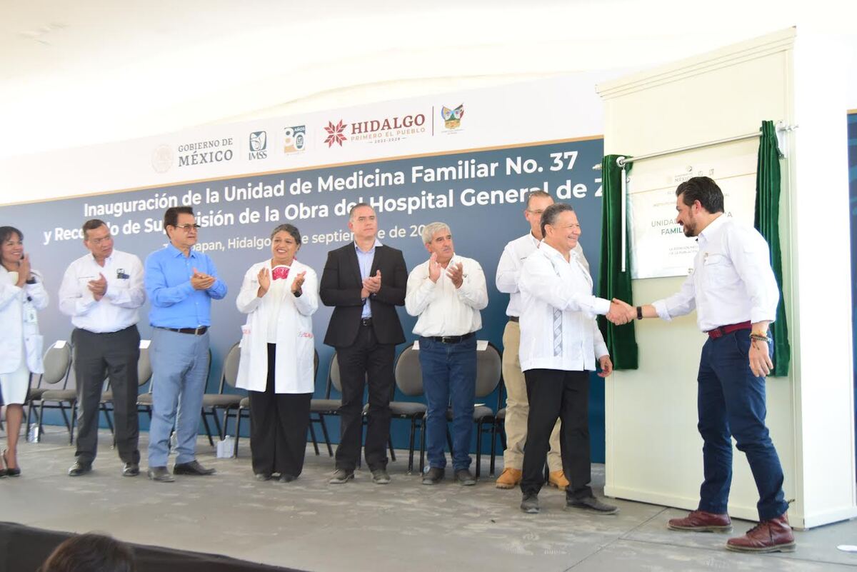 Zoe Robledo destacó el trabajo conjunto de los tres niveles de gobierno para estos proyectos hospitalarios (Francisco Villeda)