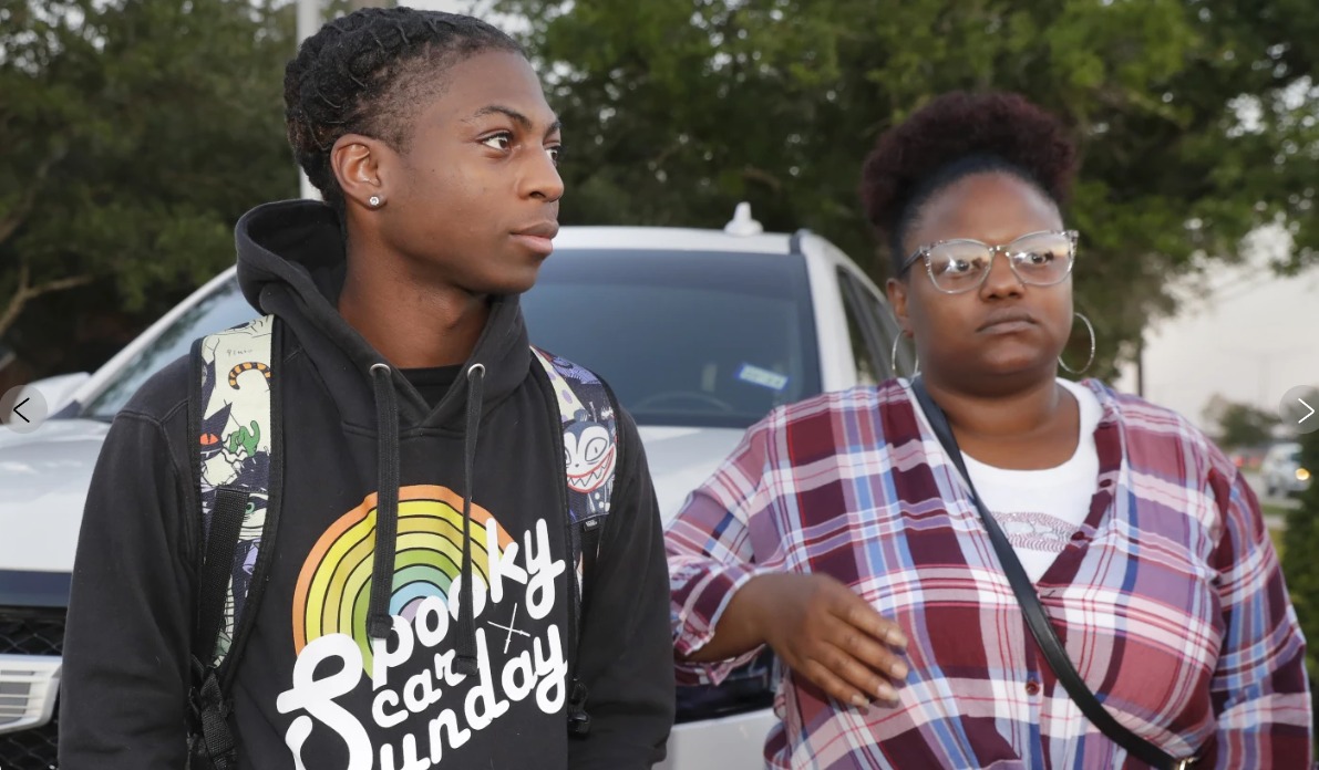 La familia de un estudiante negro de secundaria en Texas presentó la demanda (Foto: AP)