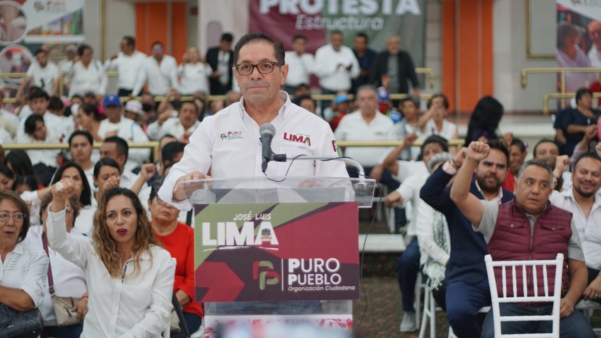 José Luis Lima Morales en la presentación de "Puro Pueblo" en Pachuca. (Cortesía)