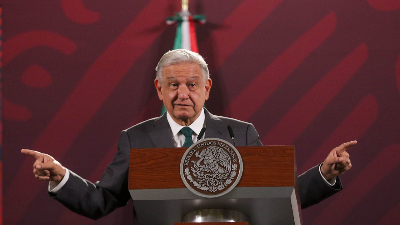 AMLO adelanta que Sedena ofrece plan de protección a Xóchitl y a Sheinbaum por elecciones 2024
