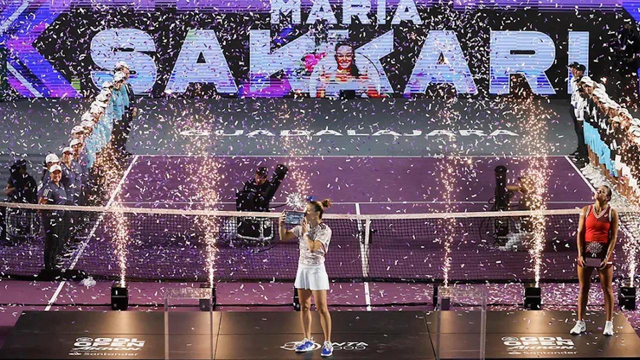 María Sakkari se corona en el Guadalajara Open tras derrotar a Caroline Dolehide