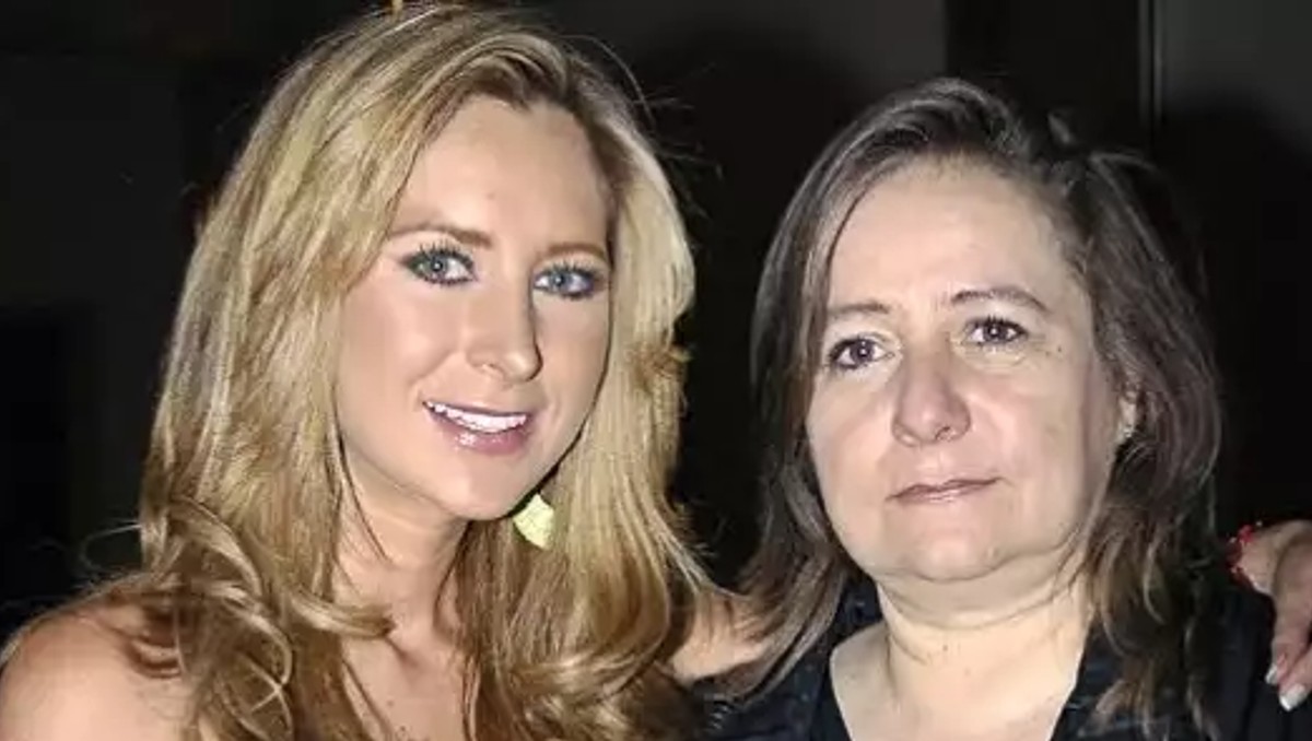 La actriz junto a su mamá / Twitter