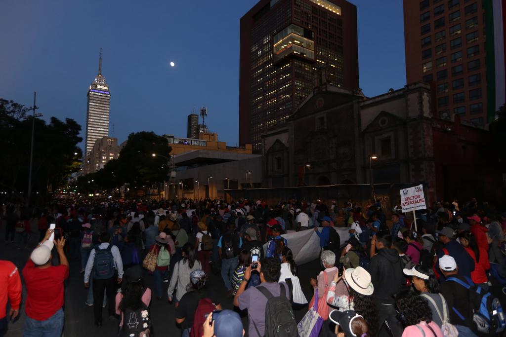 Normalistas marcha en CdMx . Foto: Jorge Carballo