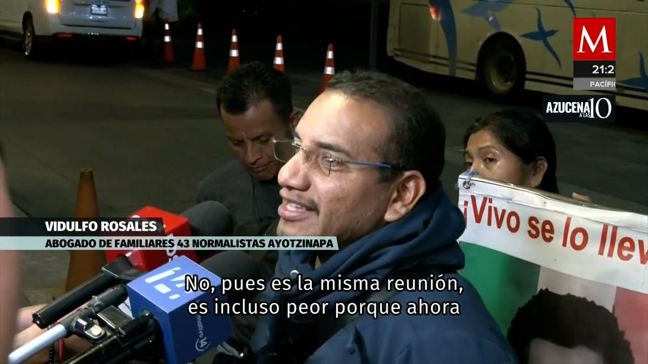 Reunión de padres de los 43 normalistas de Ayotzinapa con autoridades