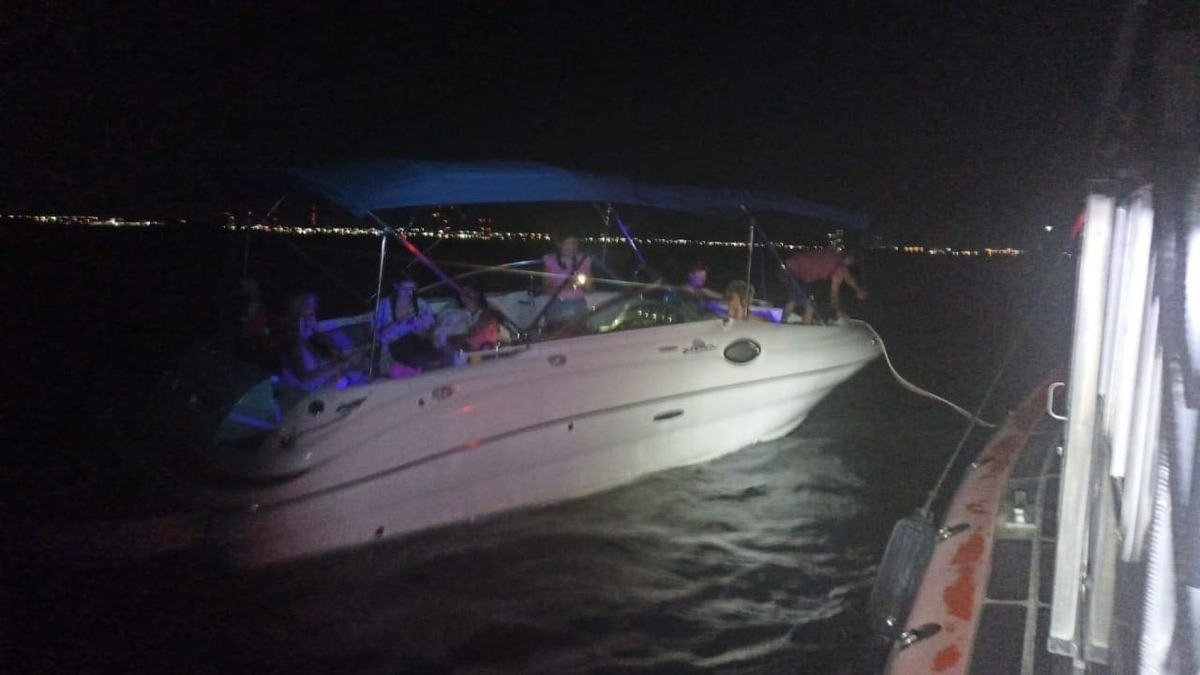 Exitoso rescate de tripulantes a la deriva en Veracruz: 12 personas salvadas por la Marina | Isabel Zamudio