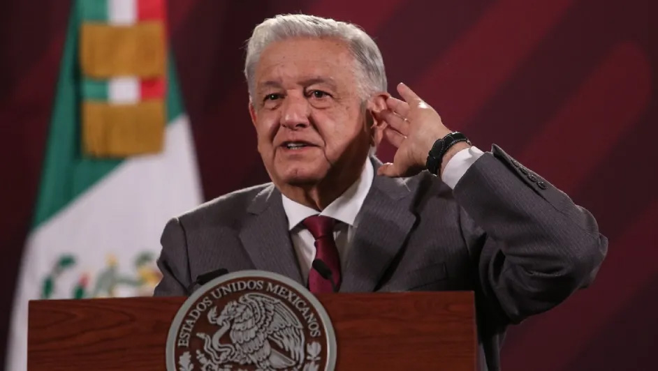 AMLO investiga vínculos del ex fiscal de caso Ayotzinapa