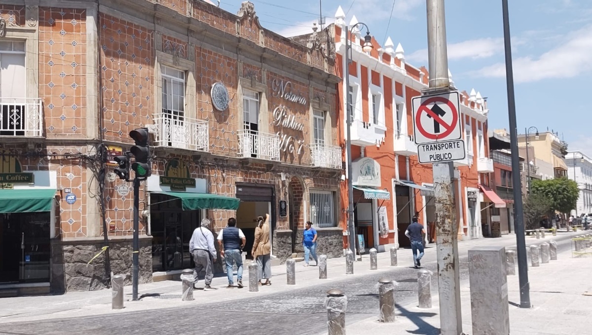 Calle 16 de septiembre en Puebla se convierte en un solo carril | Angélica Tenahua