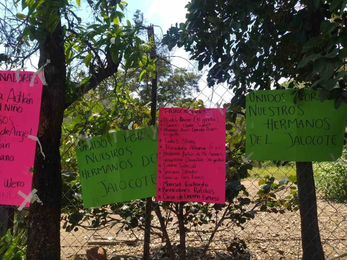 Entregan apoyos a familias afectadas en Autlán de Navarro. (Dalia Rojas)