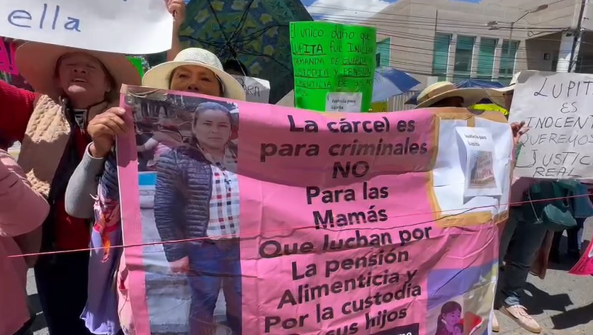 Familiares y vecinos se manifestaron. | (Mario C.)