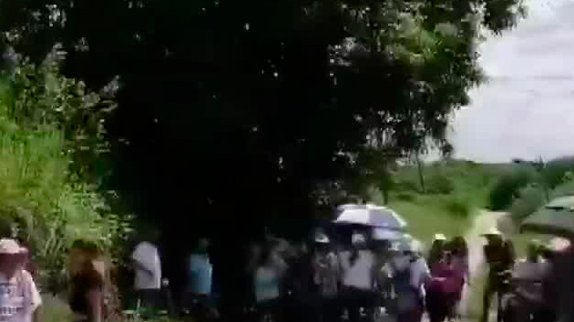 Instalan campamento para bloquear accesos al relleno sanitario de Nanchital, Veracruz