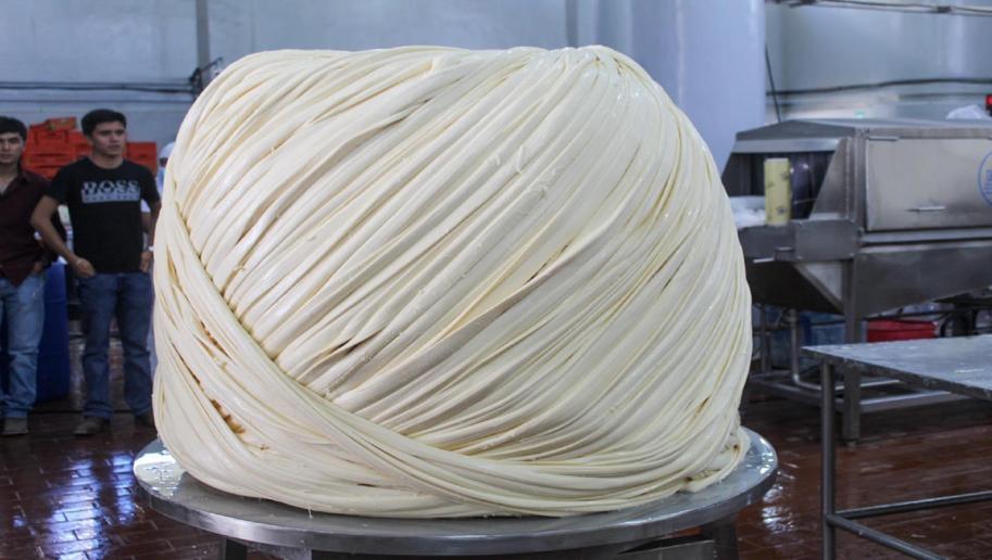 Quesillo más grande de Acatlán.