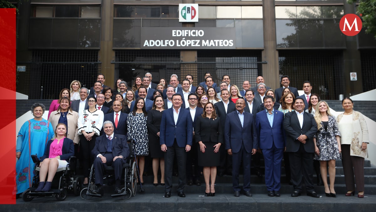 La mayoría de los legisladores que aparecen en la selfie ya no están en el PRI. (Diseño: Margarita Salmorán)