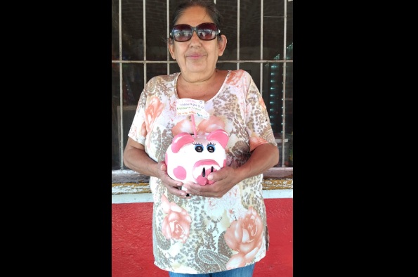 María Laura pide ayuda para recuperar la vista. (Diana Barajas)
