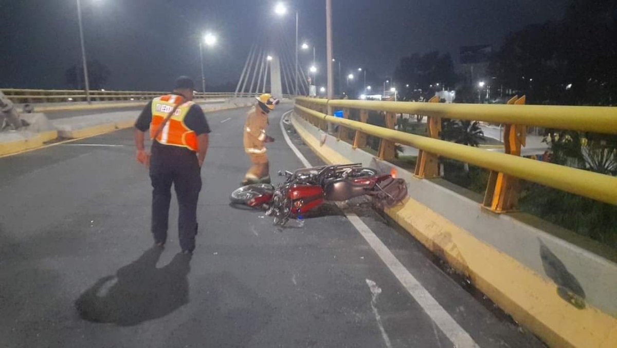 Motociclistas mueren al derrapar en la Recta a Cholula, Puebla | Especial