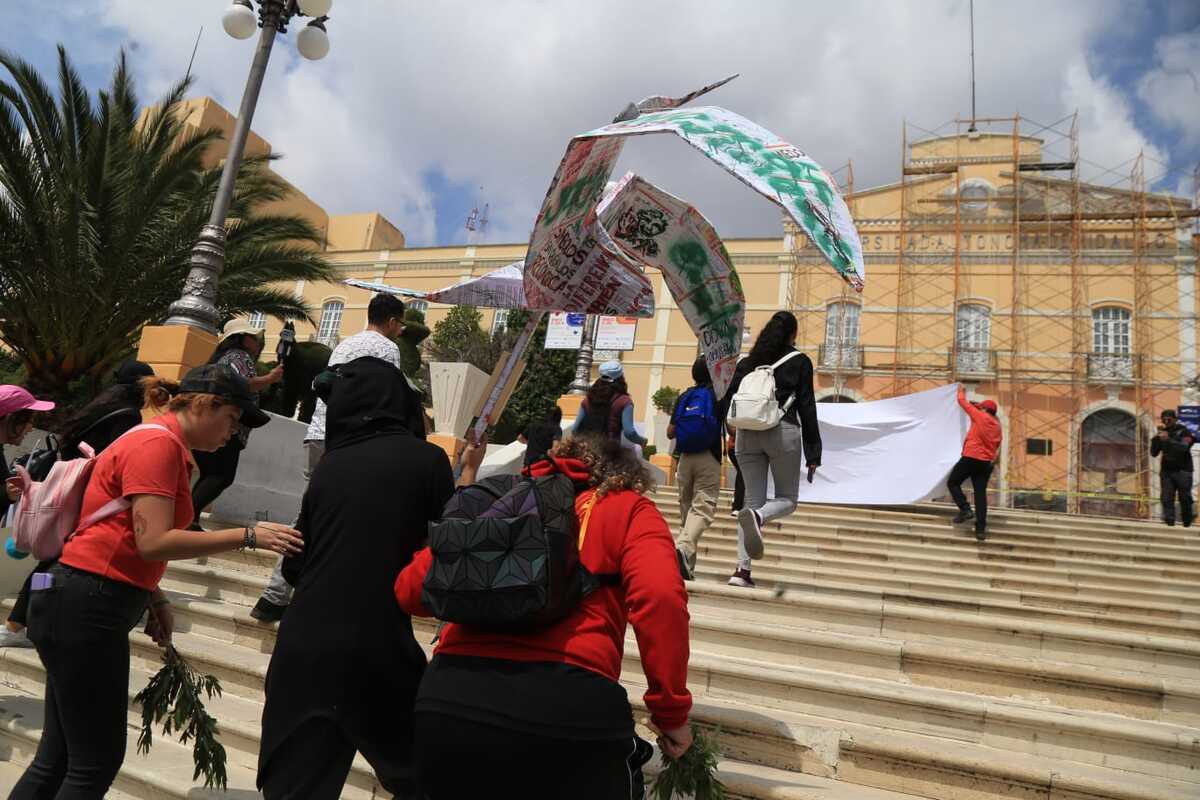 La UAEH ofreció a los alumnos en paro dos mesas de trabajo para atender el pliego petitorio general y las peticiones de cada instituto (Jorge Sánchez)