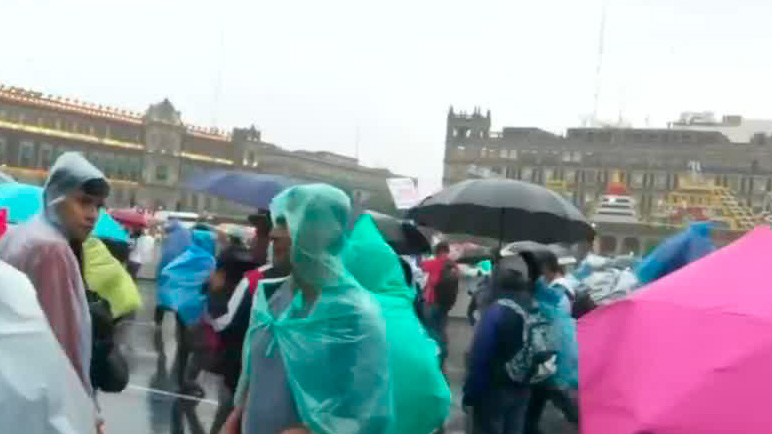Así avanza la marcha en conmemoración de los 55 años de la Matanza de Tlatelolco